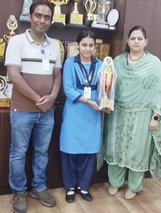 Paramount Position Achieved by Divyanshi from BVM Kitchlu Nagar in Music Competition